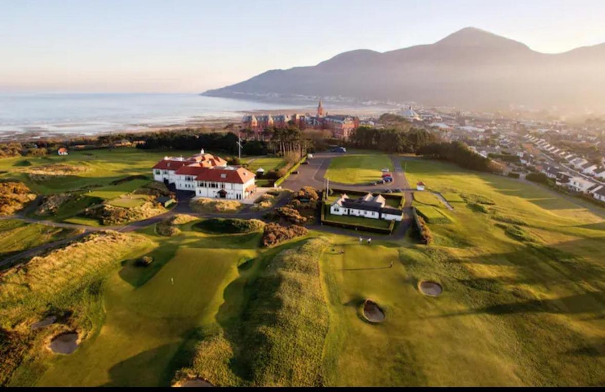 Apartment Waterfoot Coastal Getaway