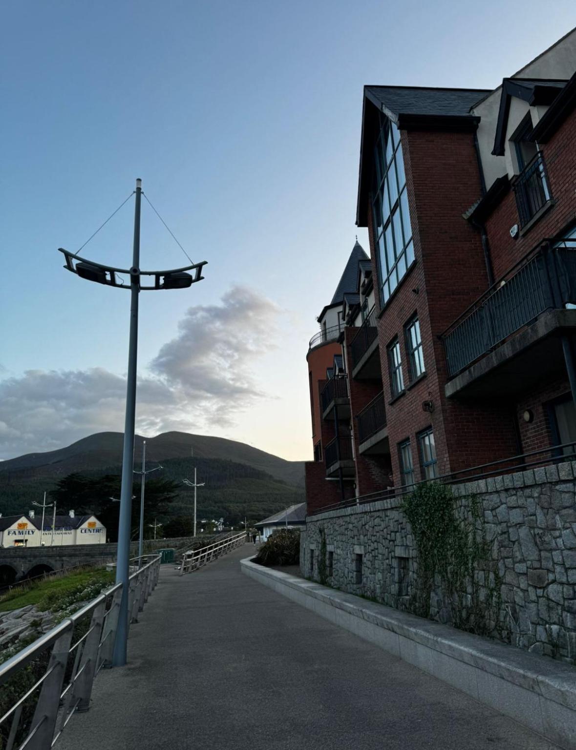 Waterfoot Coastal Getaway Apartment *